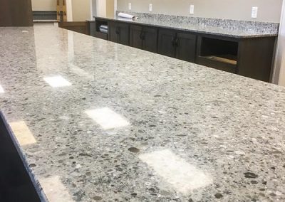 Custom natural stone granite countertop by Gordon Creek Granite of Hicksville, Ohio.